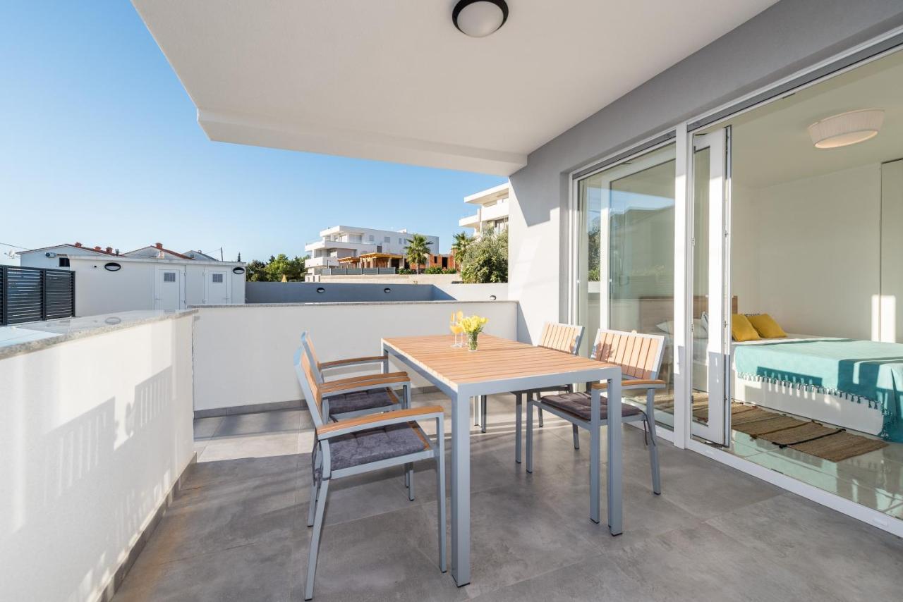 Villa Lena Luxury Apartments Novalja Exterior foto